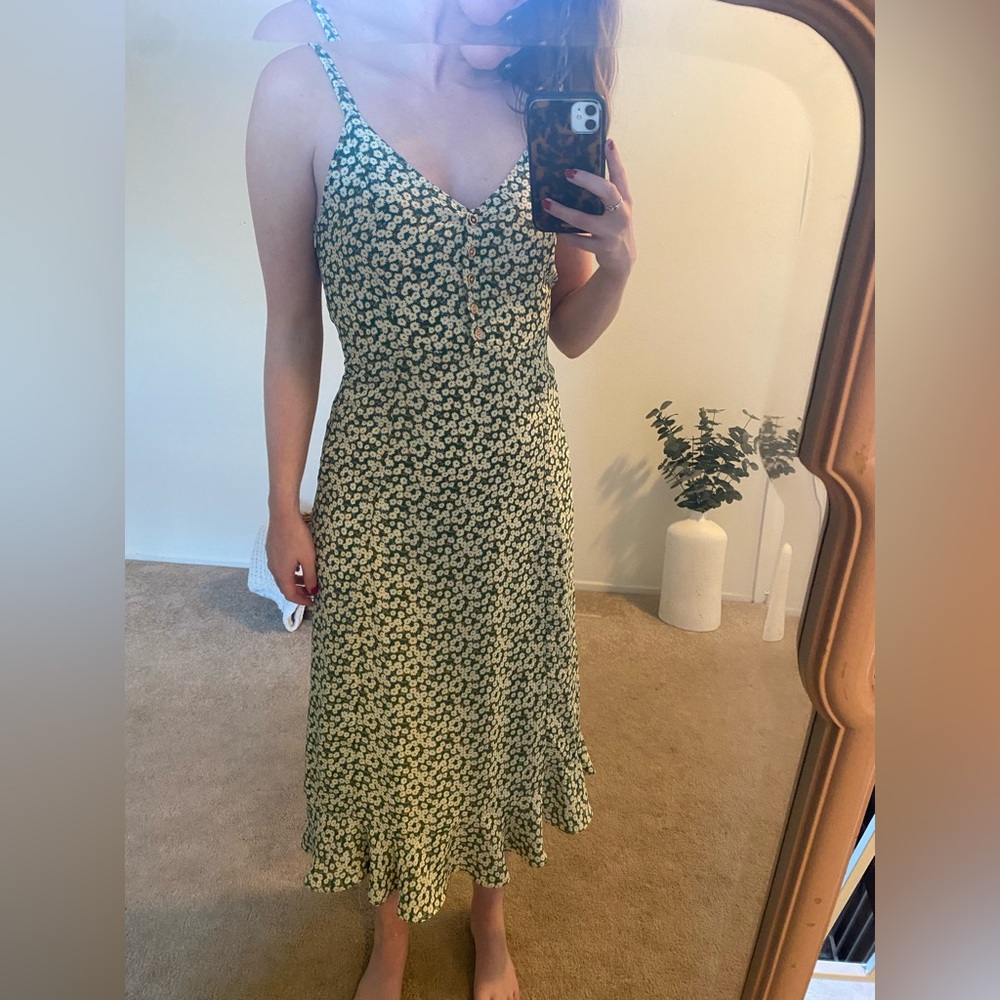 Lulu’s green floral summer midi dress size M